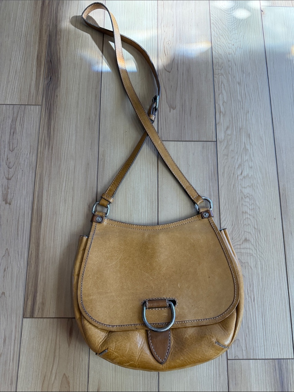 Frye Lucy Saddle Crossbody Bag in Tan Brown Leather